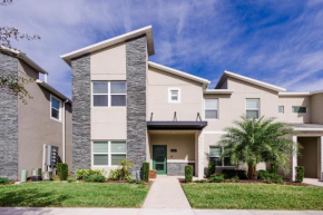 Cozy 5 Bed Home with Private Pool Champions Gate